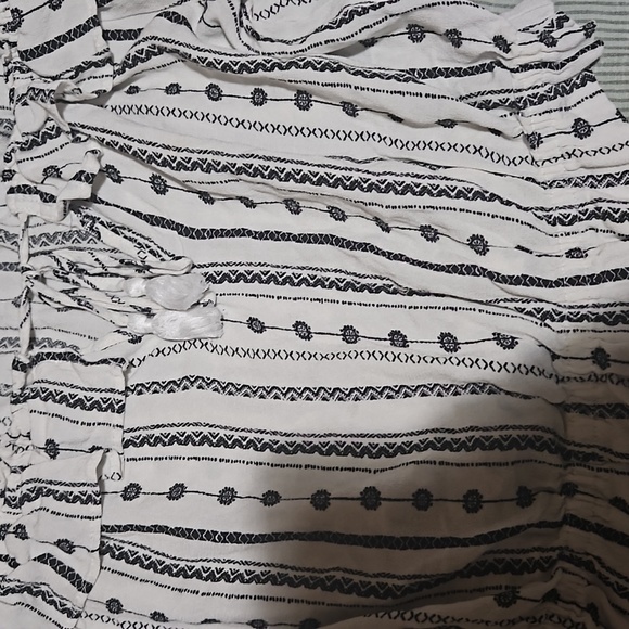 Top - Picture 2 of 3